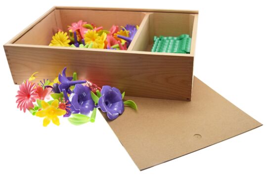 Alm Blumenwiese mit Holzbox